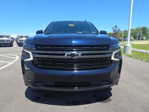 Used 2021 Chevrolet Suburban RST w/ Rear Media and Nav Package AWD/4WD image 3