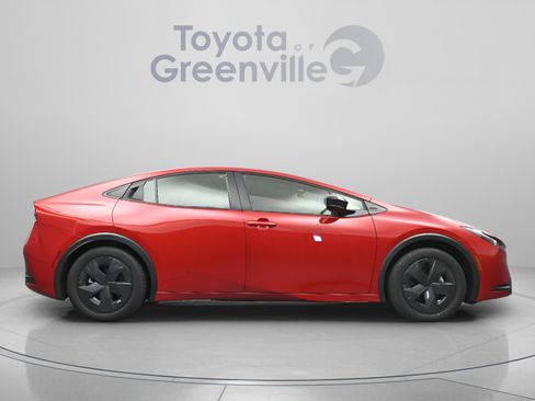 Used 2025 Toyota Prius LE FWD image 17