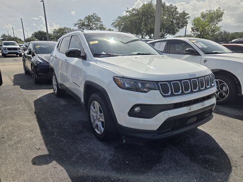 Used 2022 Jeep Compass Latitude AWD/4WD image 2