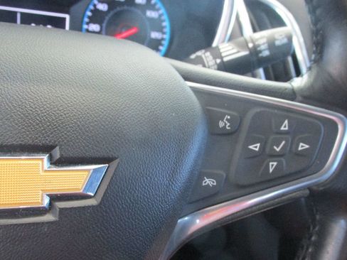 Used 2018 Chevrolet Equinox LT image 17