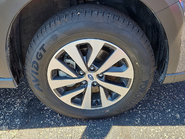 Certified 2025 Subaru Outback Premium AWD/4WD image 7