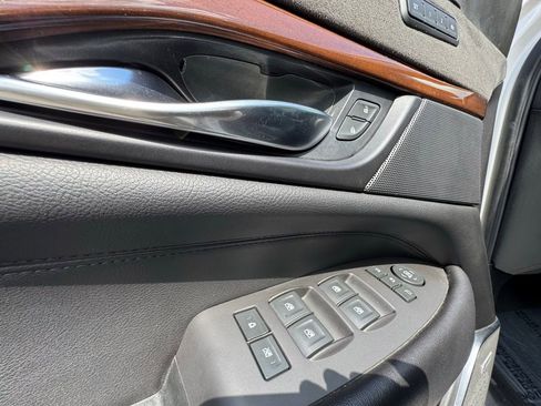 Used 2019 Cadillac Escalade ESV Premium Luxury AWD/4WD image 15