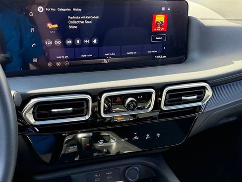 New 2026 Nissan Sentra SV FWD image 18