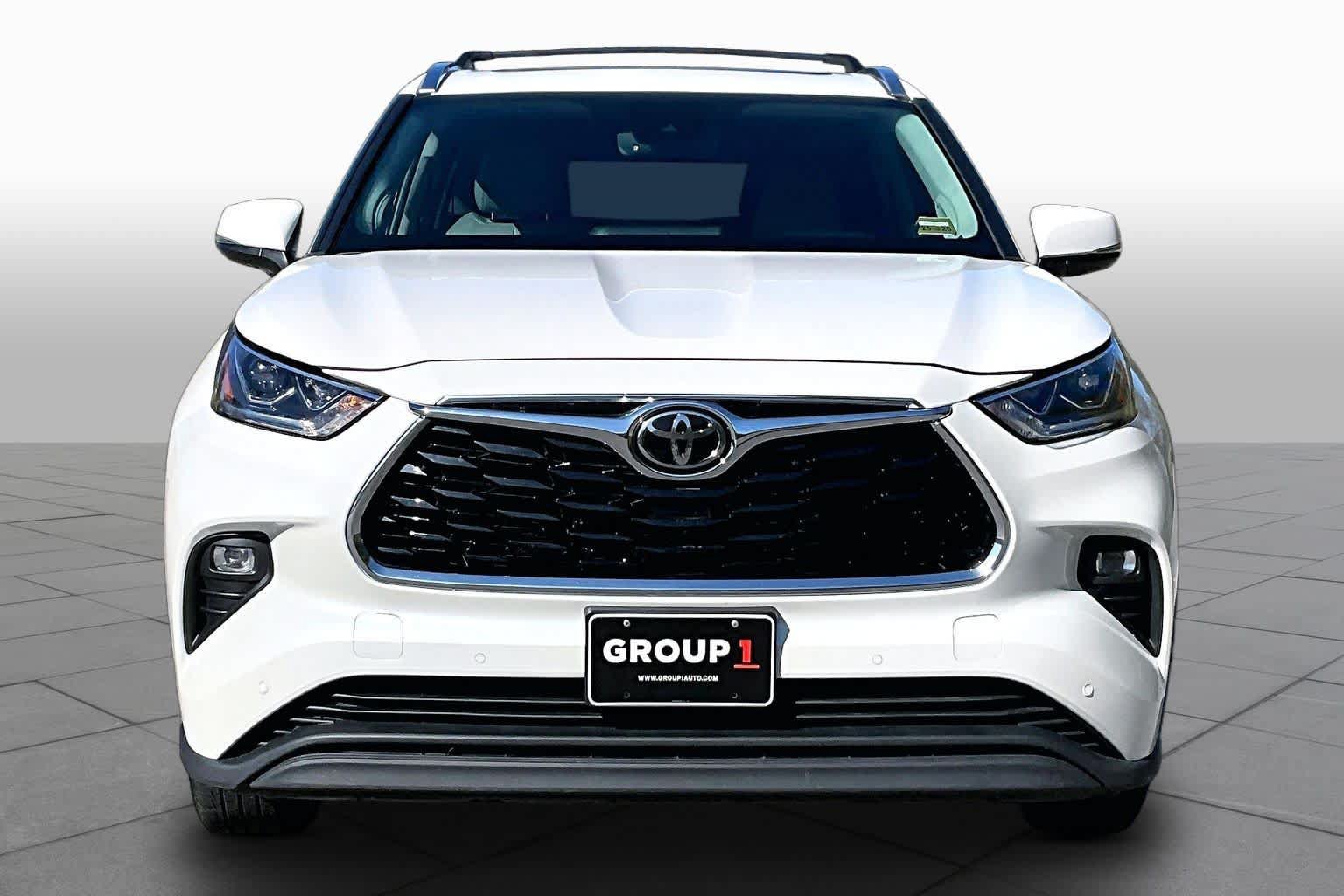 Used 2020 Toyota Highlander Limited AWD/4WD image 4
