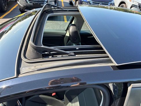 Used 2022 Volkswagen Jetta SE FWD image 22