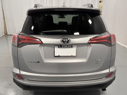 Used 2018 Toyota RAV4 LE image 7