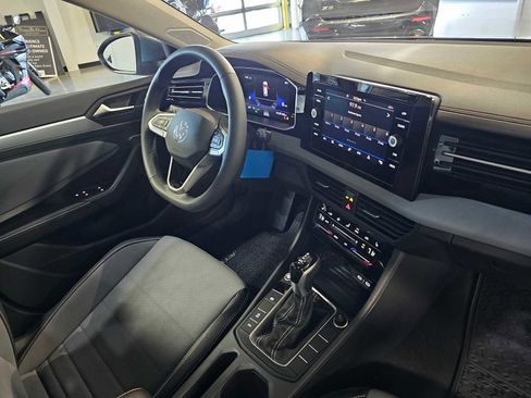 New 2026 Volkswagen Jetta SE image 10