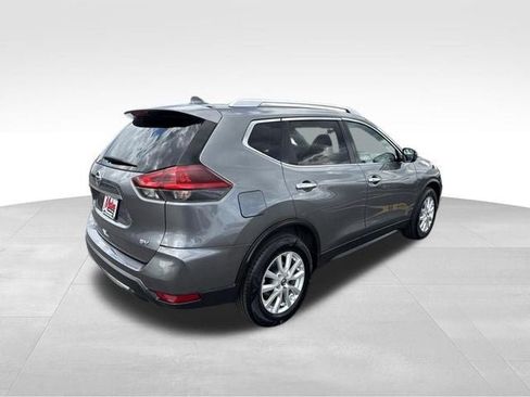 Used 2018 Nissan Rogue SV FWD image 4