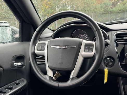 Used 2012 Chrysler 200 Touring image 19