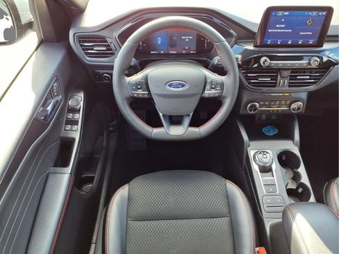 Used 2025 Ford Escape ST-Line Select AWD/4WD image 13