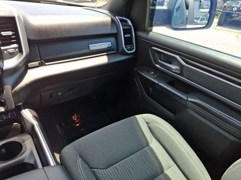 Used 2022 RAM 1500 Big Horn AWD/4WD image 17