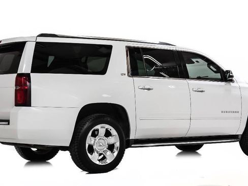Used 2015 Chevrolet Suburban LTZ RWD image 3