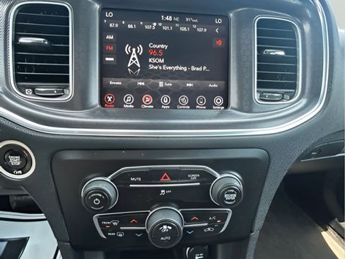Used 2017 Dodge Charger SXT AWD/4WD image 18