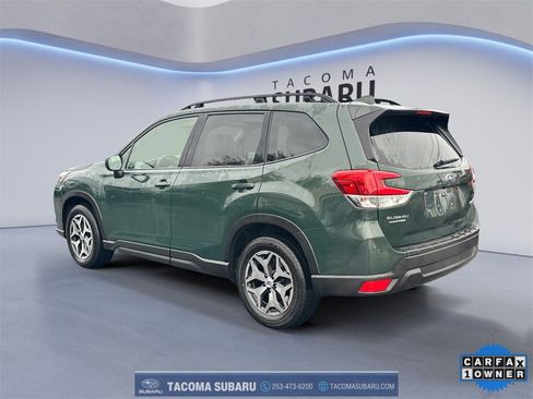 Used 2022 Subaru Forester Premium image 3