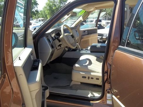Used 2011 Ford Expedition XLT w/ 201A Rapid Spec Order Code AWD/4WD image 7