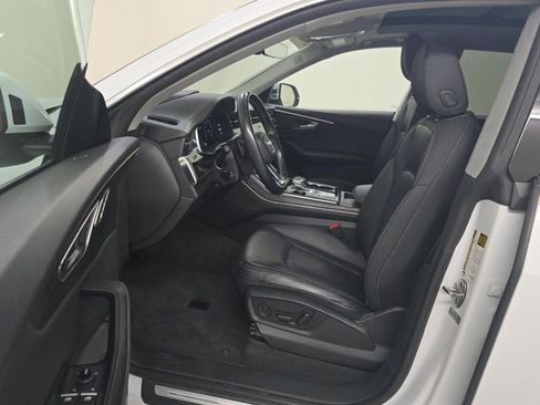 Used 2022 Audi Q8 Prestige w/ Prestige Package AWD/4WD image 2
