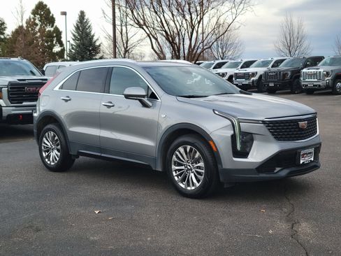 Used 2024 Cadillac XT4 Premium Luxury image 1