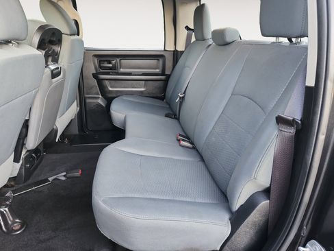 Used 2017 RAM 1500 Express AWD/4WD image 13