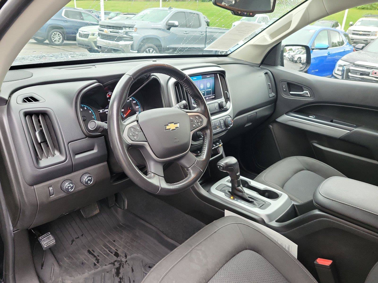 Used 2021 Chevrolet Colorado LT w/ Redline Special Edition AWD/4WD image 17