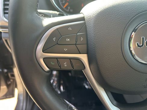 Used 2019 Jeep Grand Cherokee Limited AWD/4WD image 15