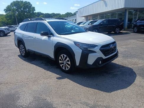 Used 2025 Subaru Outback Premium AWD/4WD image 8