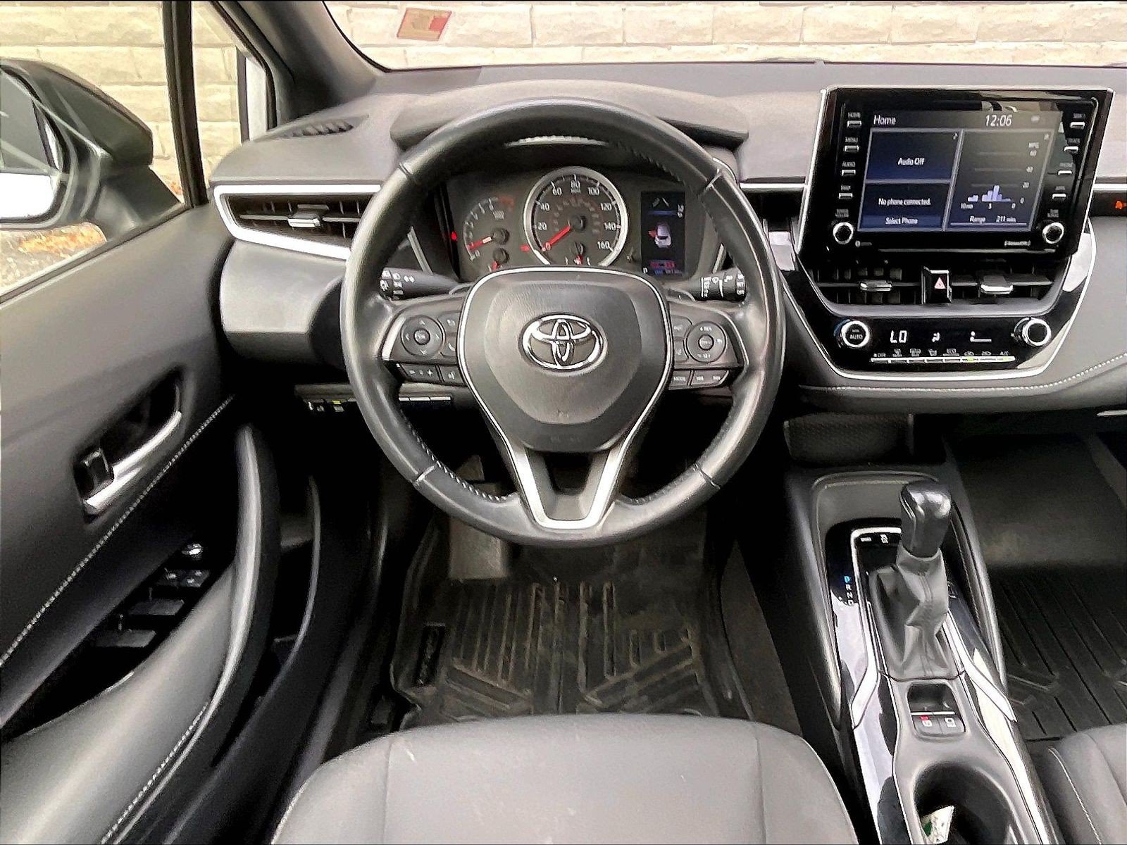 Used 2021 Toyota Corolla SE w/ Carpet Mat Package (TMS) FWD image 4