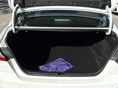 Used 2025 Toyota Camry LE w/ Convenience Package image 9