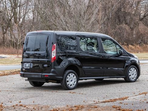 Used 2023 Ford Transit Connect XL image 4