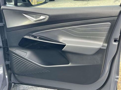 Used 2023 Volkswagen ID.4 Pro S image 9