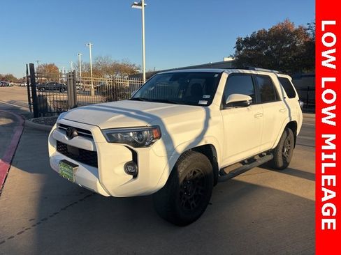 Certified 2023 Toyota 4Runner SR5 Premium image 1