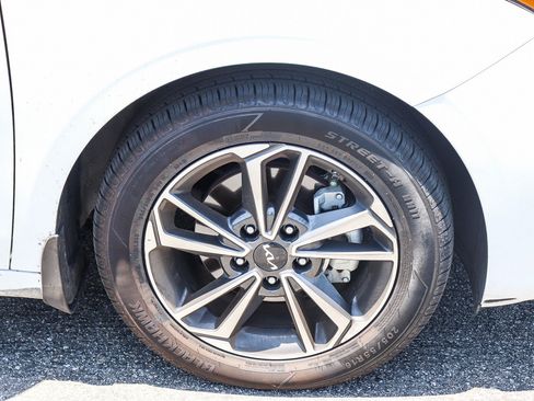 Used 2023 Kia Forte LXS FWD image 7