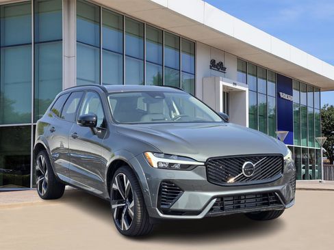 New 2026 Volvo XC60 T8 Ultra image 2