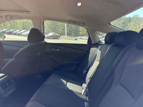Used 2025 Honda Accord SE image 9