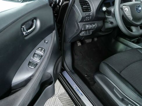 Used 2017 Nissan Leaf S w/ Charge Package FWD image 7
