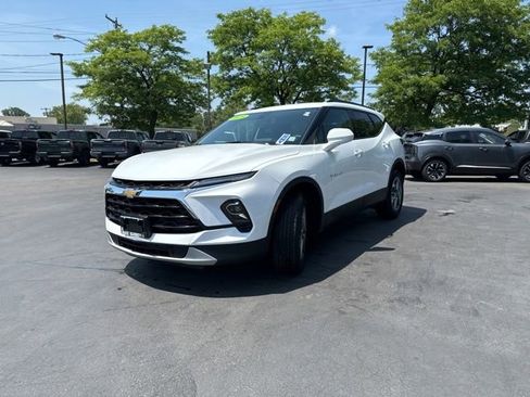 Used 2025 Chevrolet Blazer LT w/ Convenience Package image 5