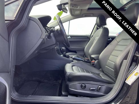 Used 2018 Volkswagen Golf SEL image 9