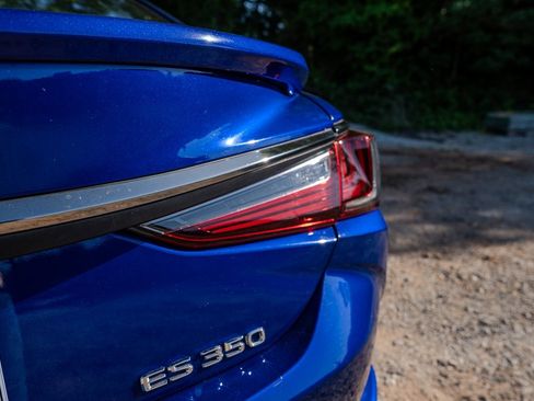 Used 2022 Lexus ES 350 F Sport image 11