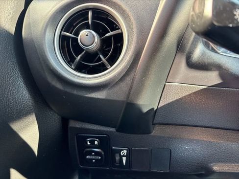 Used 2019 Toyota Corolla L image 13