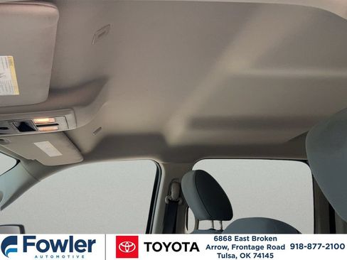 Used 2019 RAM 1500 Classic SLT AWD/4WD image 18
