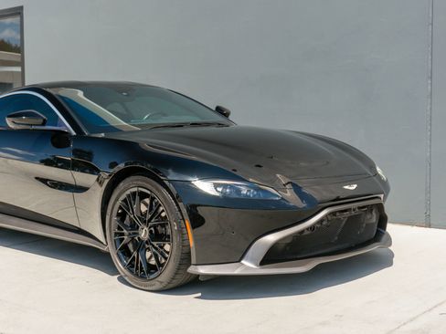 Used 2020 Aston Martin V8 Vantage Coupe RWD image 33