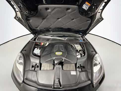 Used 2021 Porsche Cayenne E-Hybrid Coupe AWD/4WD image 29
