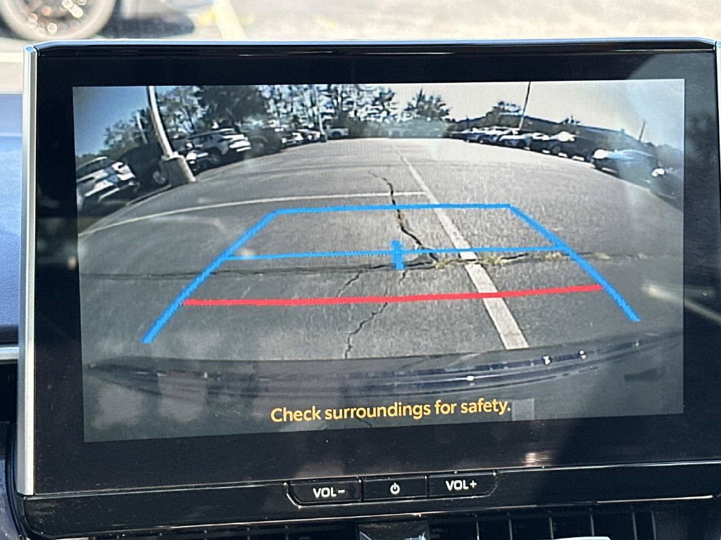 Used 2025 Toyota Corolla XLE FWD image 38