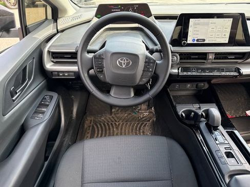 Used 2024 Toyota Prius LE image 19