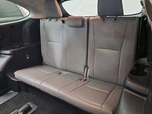 Used 2021 Toyota Highlander XLE FWD image 27
