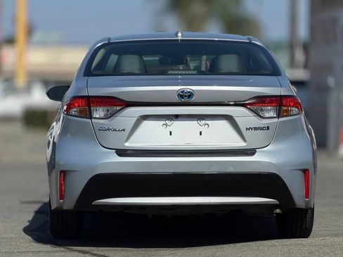 Used 2020 Toyota Corolla LE w/ Carpet Mat Package (TMS) FWD image 12