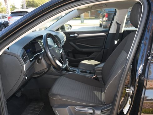 Used 2024 Volkswagen Jetta S image 7