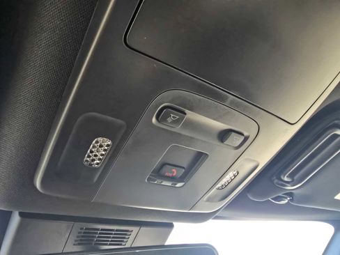 Used 2025 Toyota Camry SE image 32