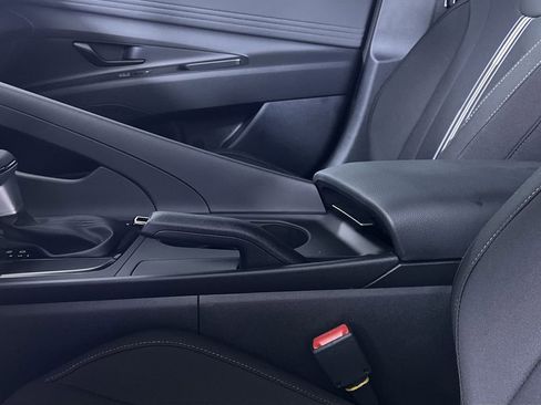 Used 2025 Hyundai Elantra Sport image 23