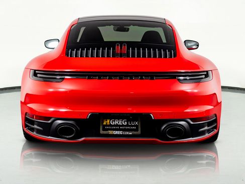 Used 2020 Porsche 911 Carrera 4S w/ Sport Package image 11