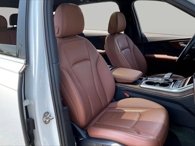 Used 2025 Audi Q7 3.0T Premium Plus AWD/4WD image 32